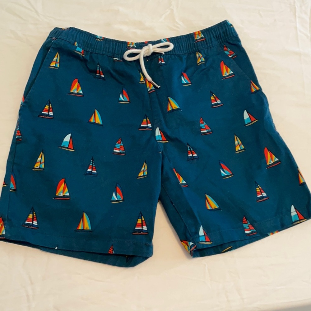 Forever 21 men’s shorts. Sailboat print